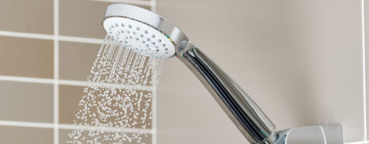 Quelle est la différence entre une pomme et un pommeau de douche ?