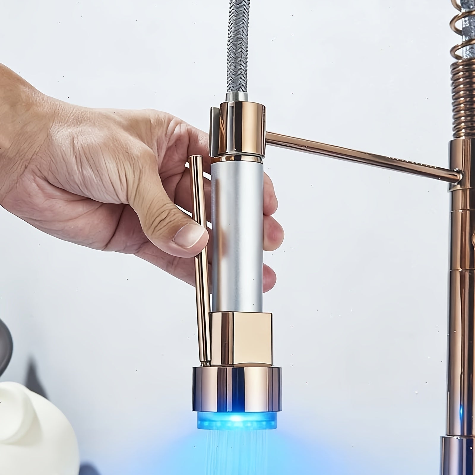 Robinet de cuisine à ressort avec douchette LED et bec pivotant
