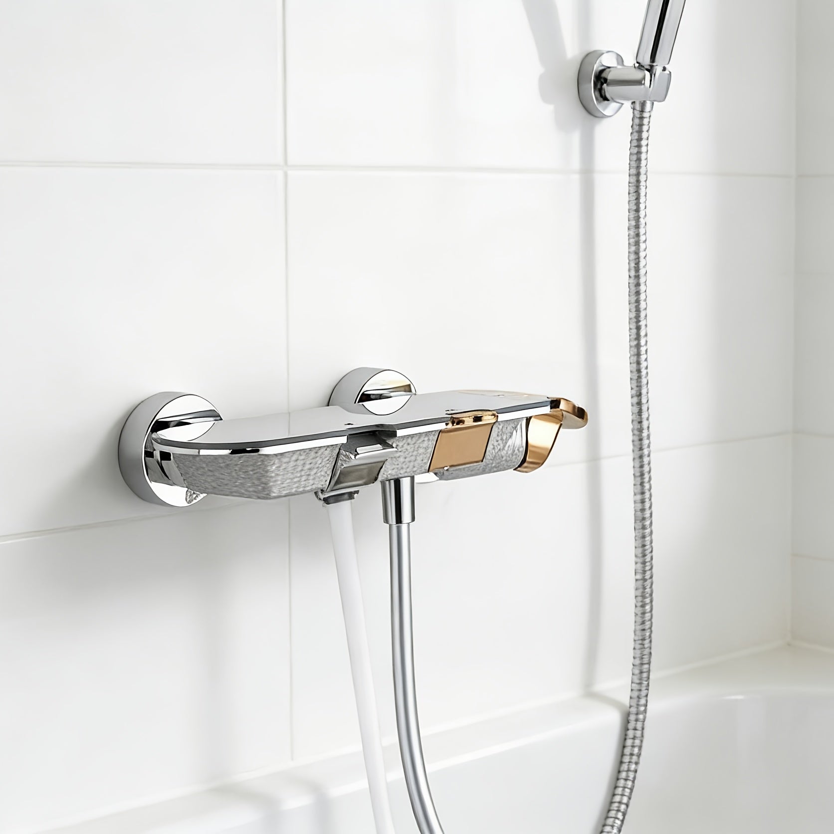 Robinet de douche en cuivre, pose mural