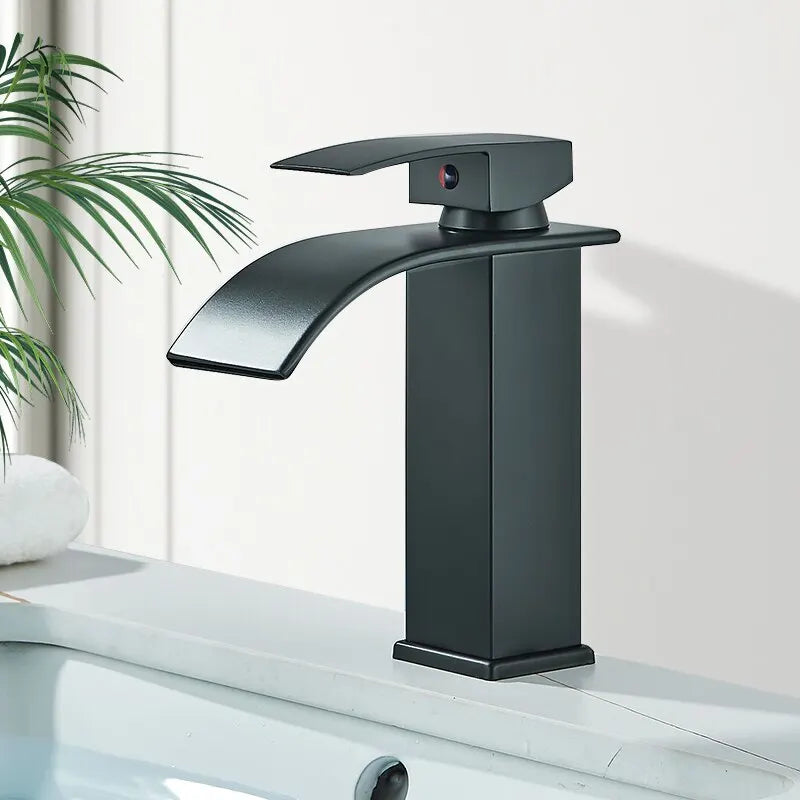 Robinet Lavabo : hauteur de bec et taille de vasque