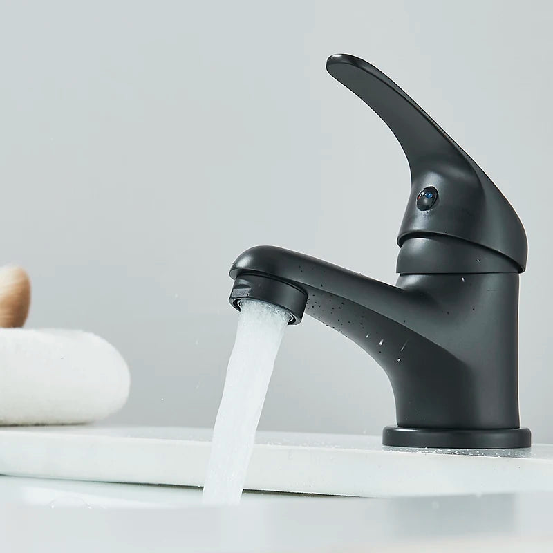 Mitigeur lavabo salle de bain avec poignée monocommande et bec cascade
