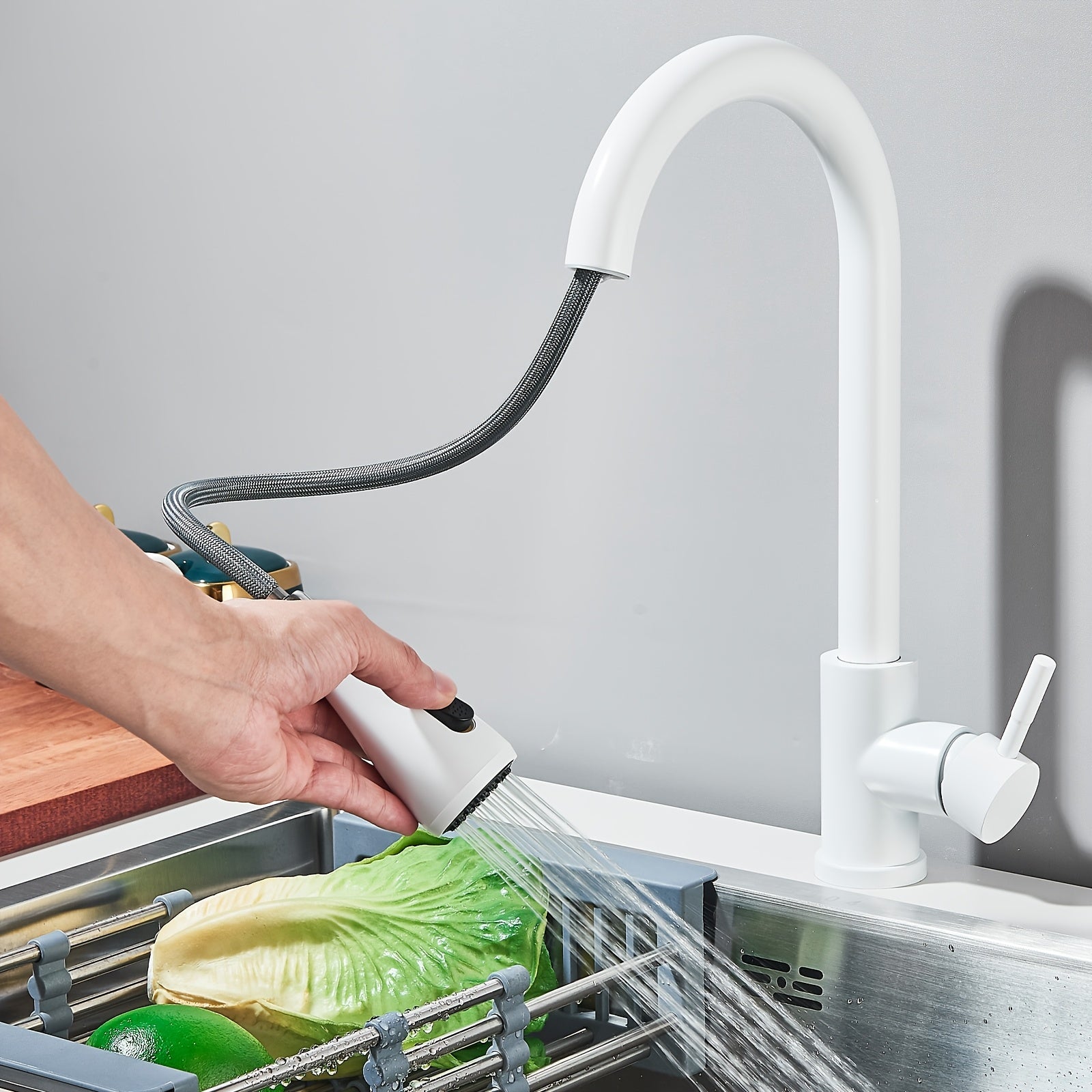 Robinet de cuisine blanc pivotant avec douchette extractible deux modes — vue 3