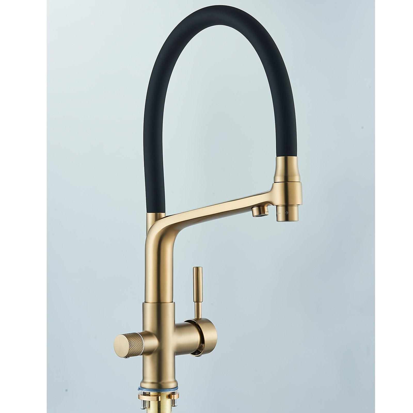 Robinet de cuisine doré à col souple avec second bec filtrant — vue 2